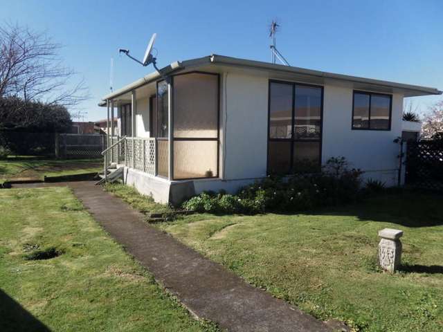 3/5 Greenpark Way Greerton_1