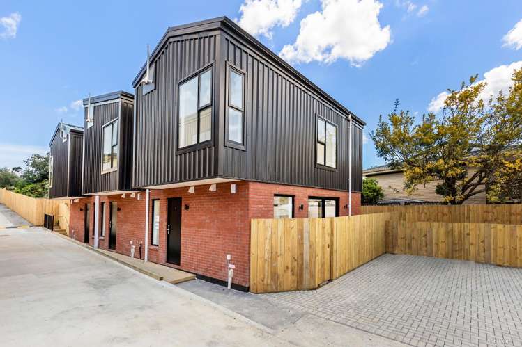 2/24 Carnoustie Drive Wattle Downs_9