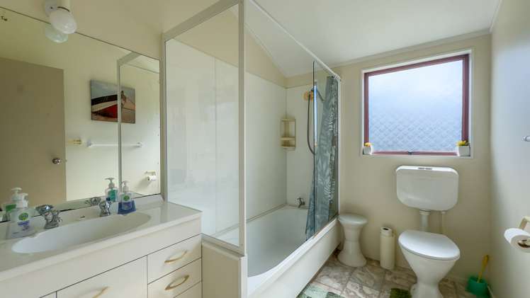 6 Seaview Avenue Te Puru_16