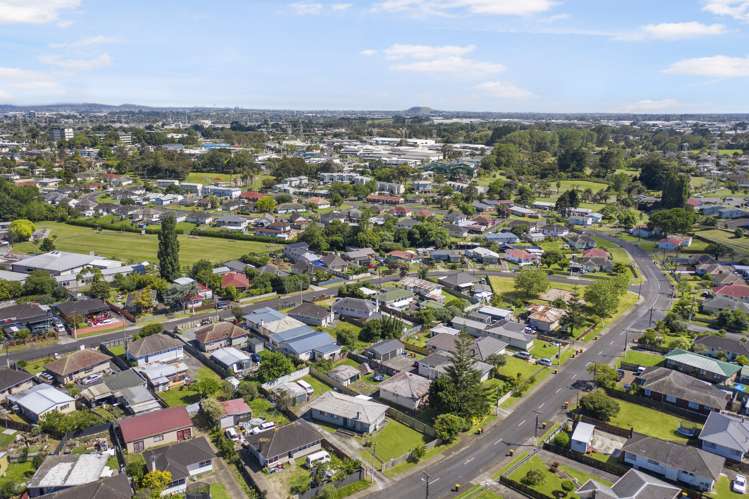 57 Cobham Crescent Otara_24