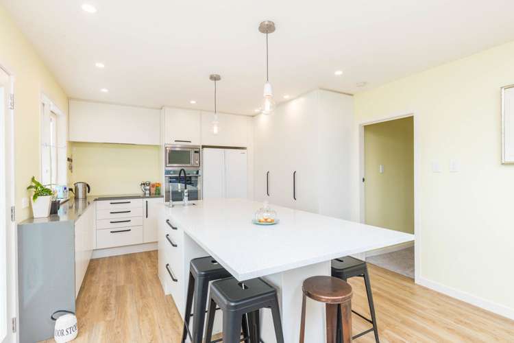 30 Forest Hill Road Henderson_21