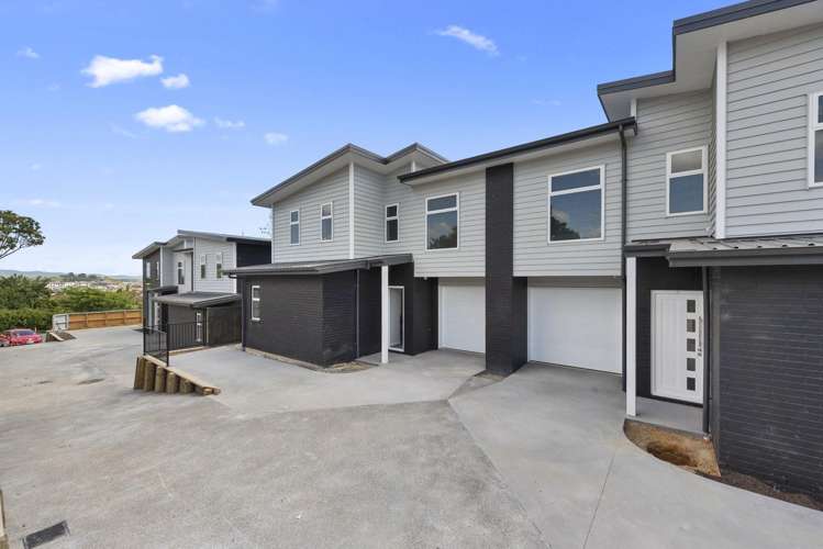 2/120 Horsham Downs Road 2612_1
