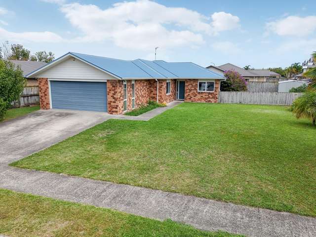 Elegant Living - Huntington Cul-de-sac