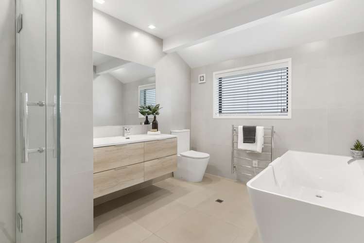 5a Beach Road Mellons Bay_16