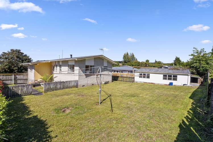 3 Paterson Grove Pukehangi_12