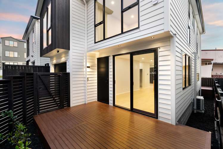 8b Catalina Crescent Forrest Hill_13