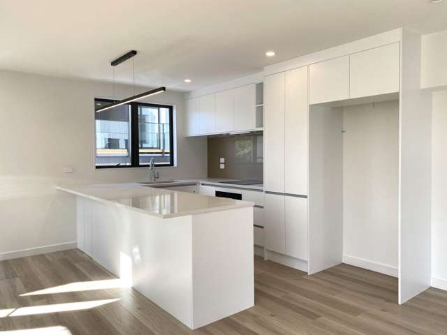 6/12 Onewa Road Northcote_3