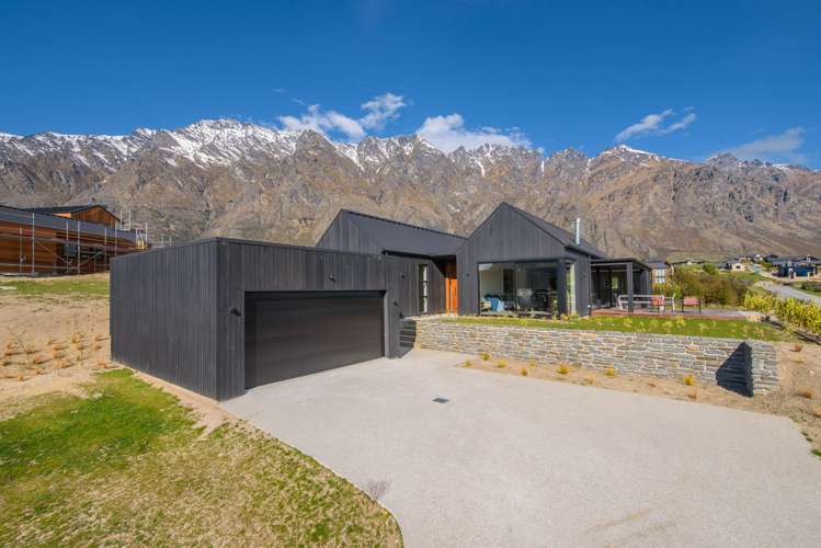 12 Falconer Rise Jacks Point_22