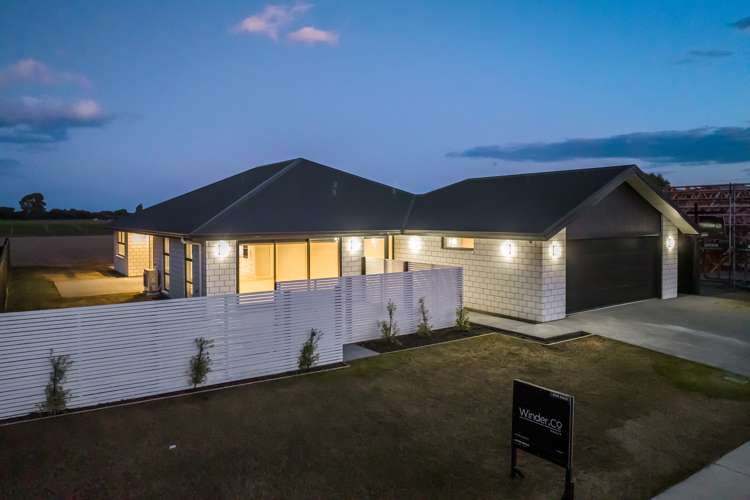 8 Whitehall Drive Springlands_1