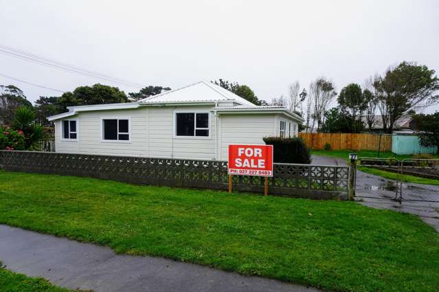 27 Hassard Street Manaia_1