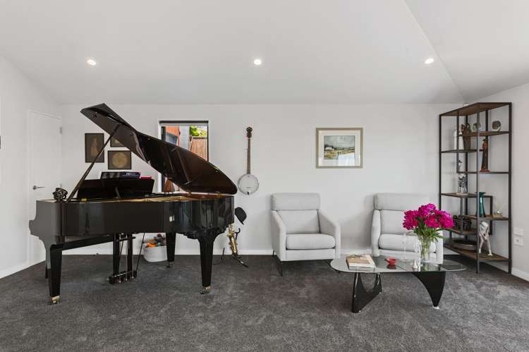 63 Te Awakura Terrace Mount Pleasant_11