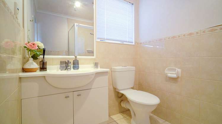 98b Beach Road Pahurehure_10