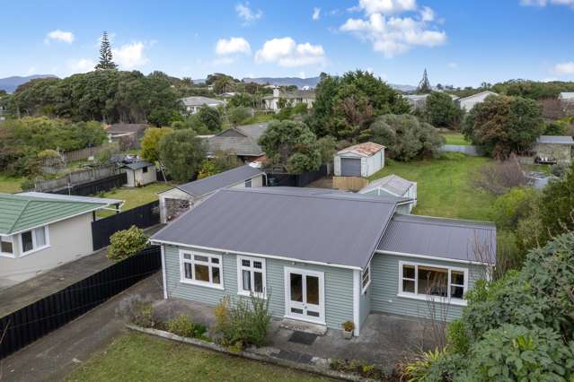 27 Manuka Street Otaki Beach_1