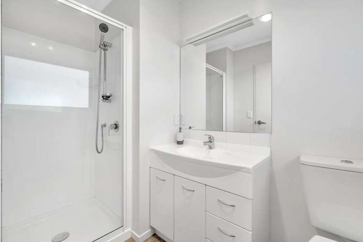 100 Barry Avenue Cromwell_13