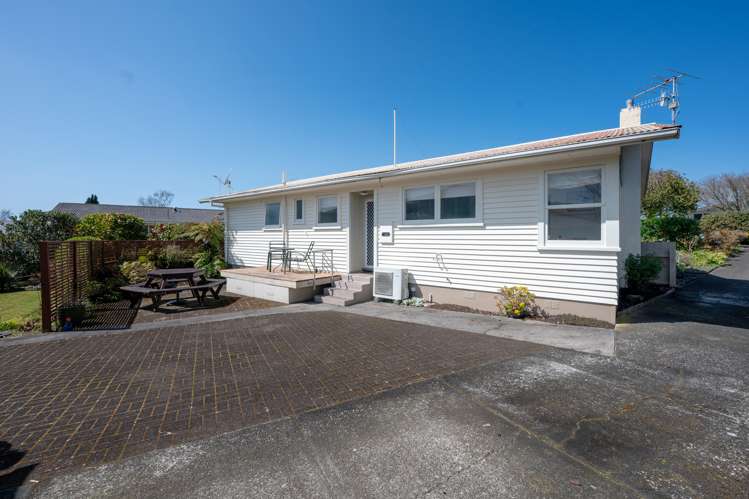 9 Totaravale Street Pukehangi_13