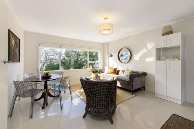 Modern unfurnished 2-bedroom apartment + Study