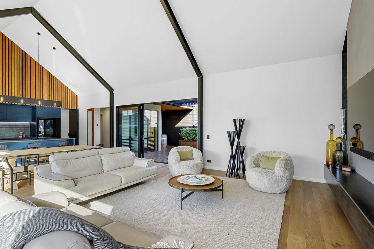 5 Hull Crescent_2