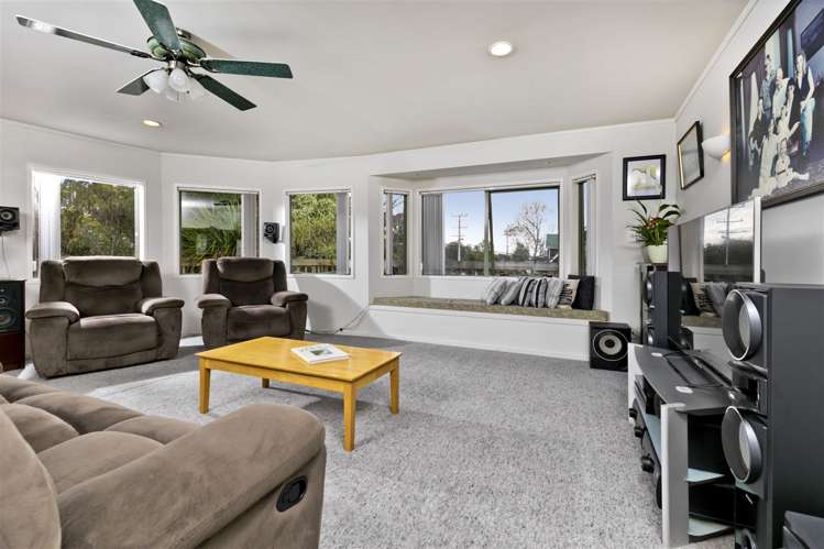 182 Henderson Valley Road Henderson_12