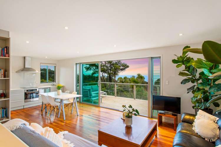 8 Mceldowney Road Titirangi_1