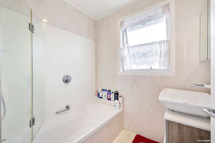 44 Kaikoura Street Henderson_10