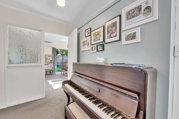 3 Helena Way The Wood_12