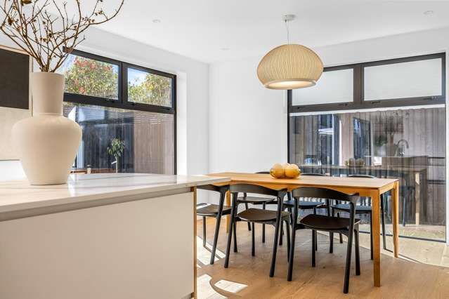 2/17 Hewitts Road Merivale_4