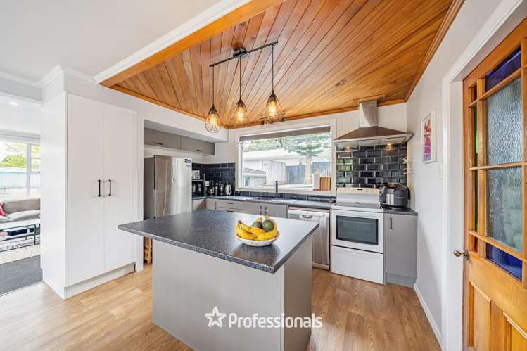 373 Stokes Valley Road Stokes Valley_5