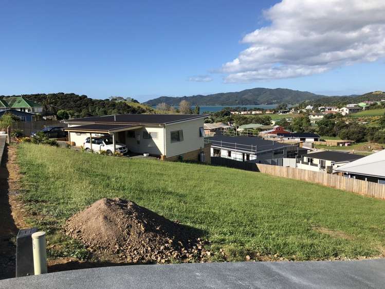 10 Hibiscus Avenue Cable Bay_6