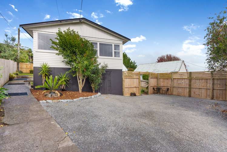 70 Vodanovich Road Te Atatu South_13