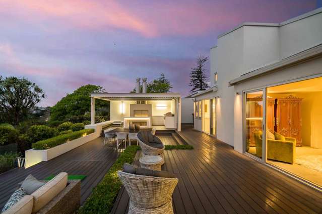 Clifftop 70s Remuera icon sells for more than $10m