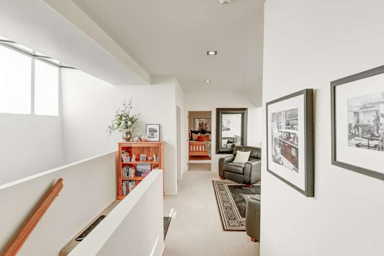 19 Western Line Westmere_15