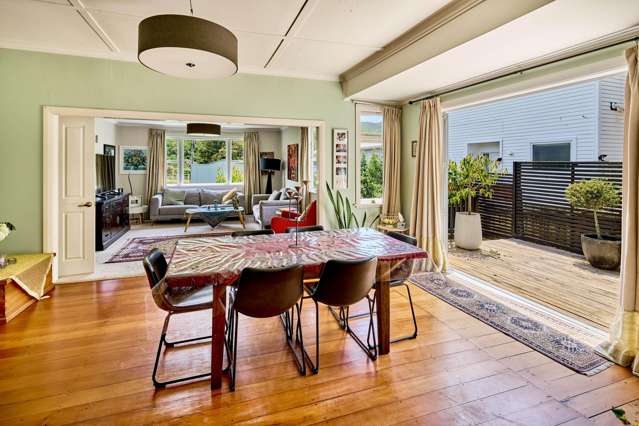 PERFECT FOR SUN, FAMILIES & ENTERTAINERS