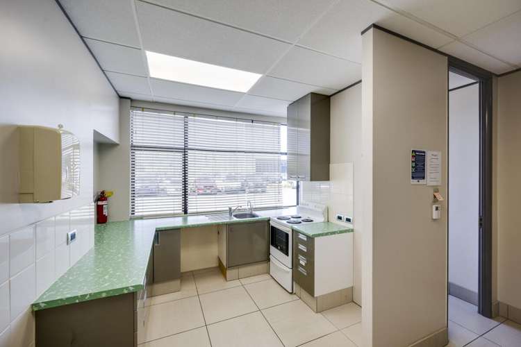 301-303 Queen Street East Hastings Central_20