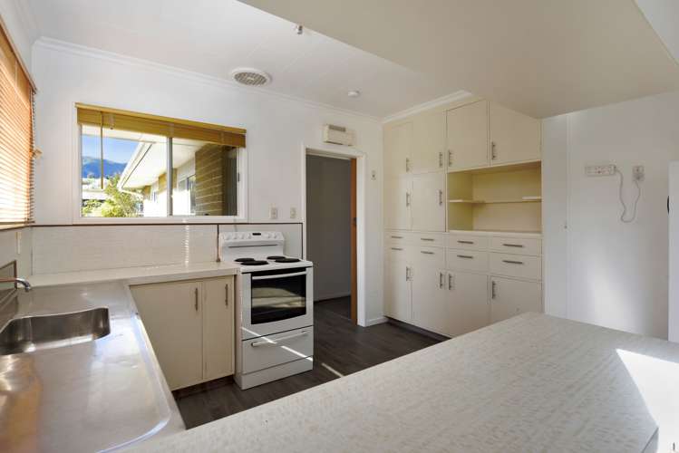 16 Kipling Crescent Stoke_8