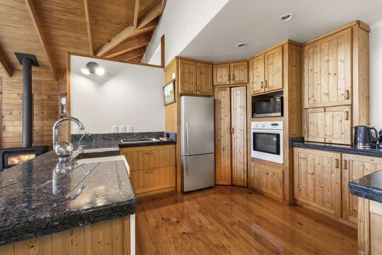 24 Stewart Street Raglan_12