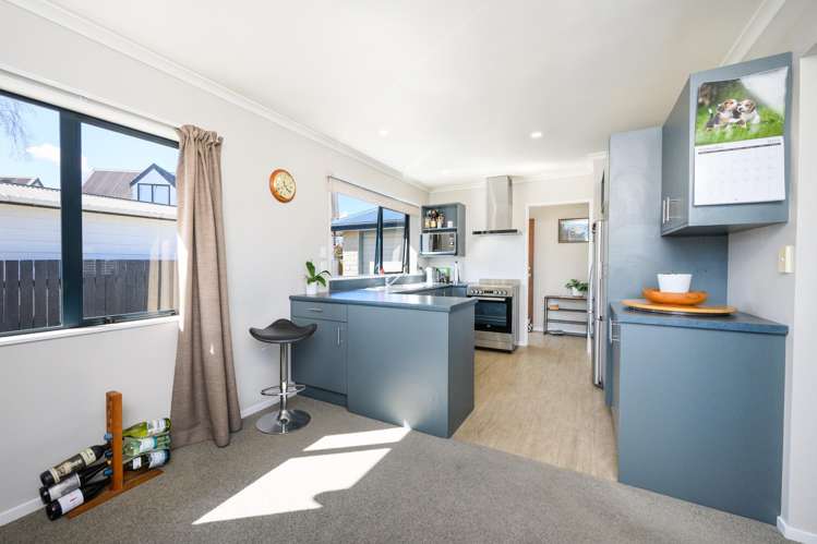 32 Somerset Crescent Highbury_3