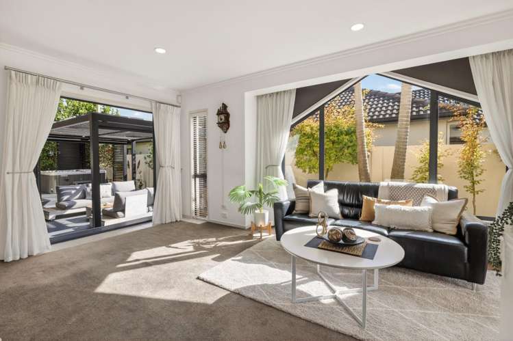 8 Bucklands Crescent_3