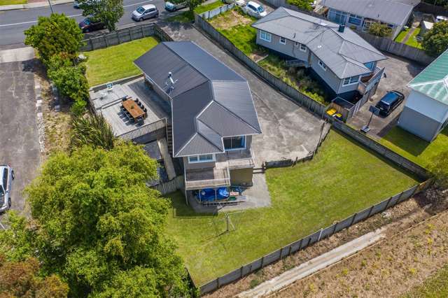 15 Totaravale Drive Totara Vale_1