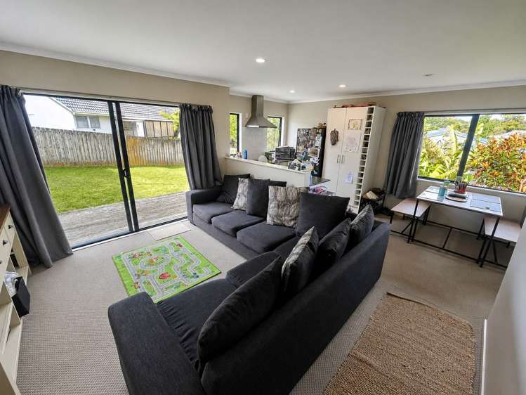 28B Waimumu Road Massey_1