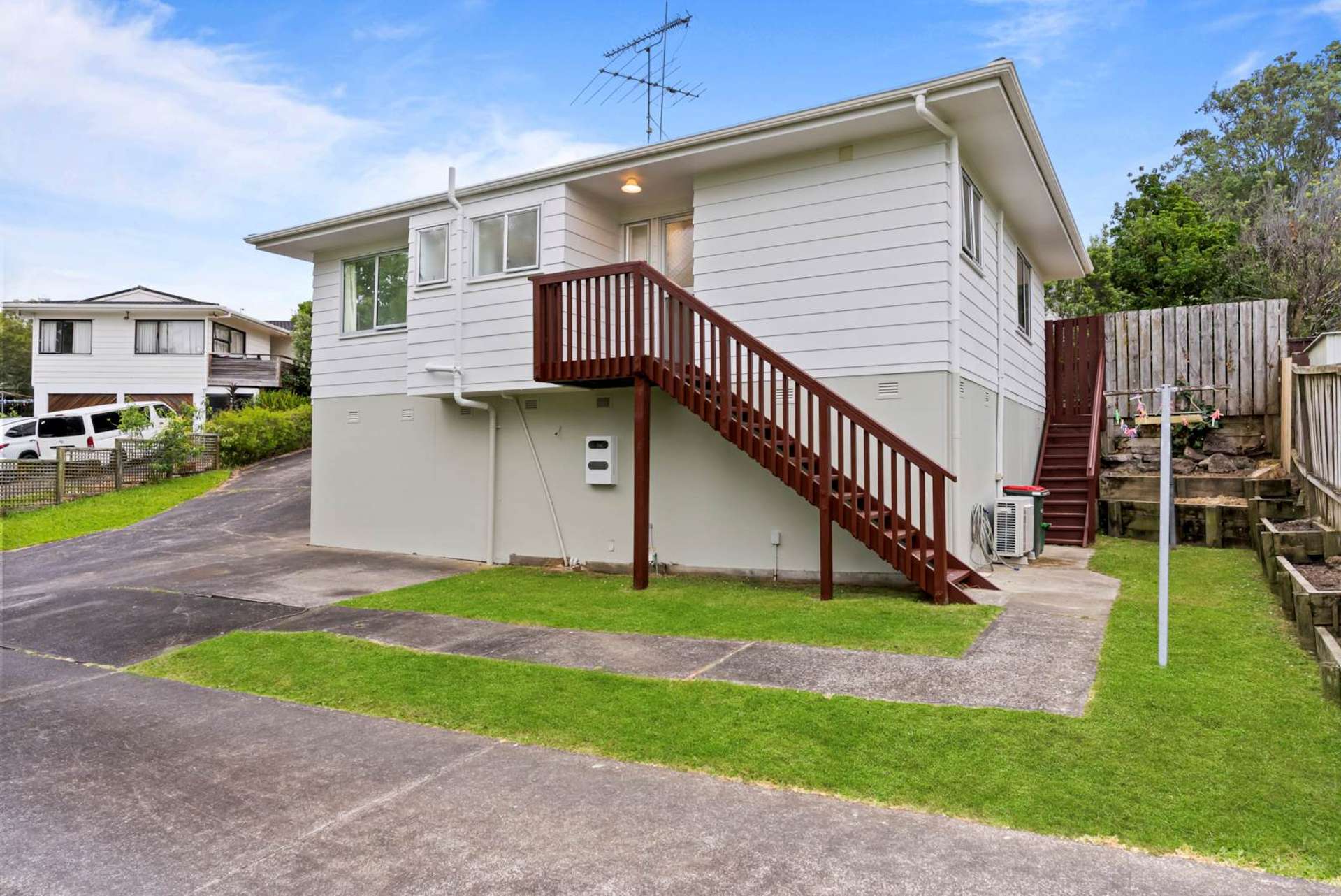 1/57 Athena Drive Totara Vale_0