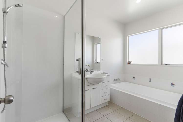 1/24 Headcorn Place Botany Downs_9