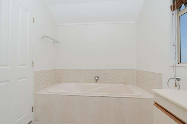 10 Montrose Crescent Huntington_13