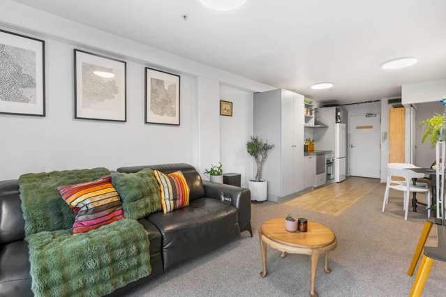 7c/18 Scotia Place City Centre_4