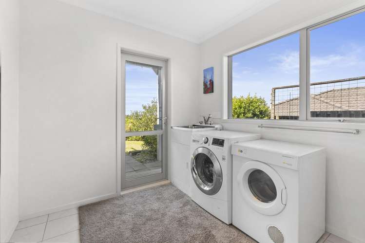 60 Chesterfield Way Orewa_29