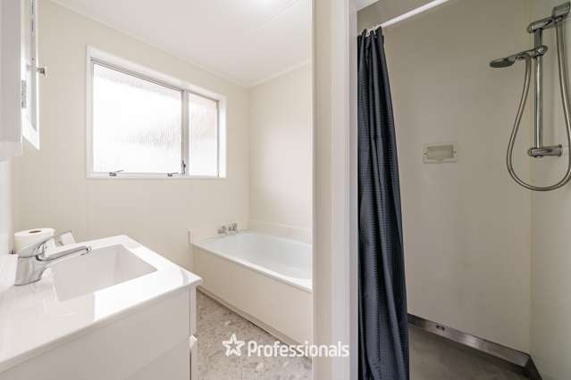 15B Pencarrow Crescent Wainuiomata_2