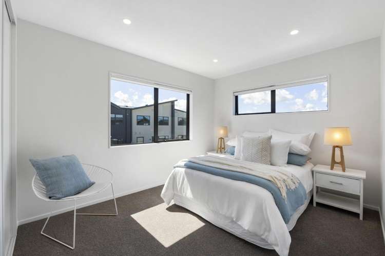 10 Paraone Crescent Conifer Grove_9