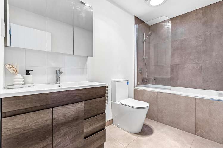 135 Clark Road Hobsonville_15