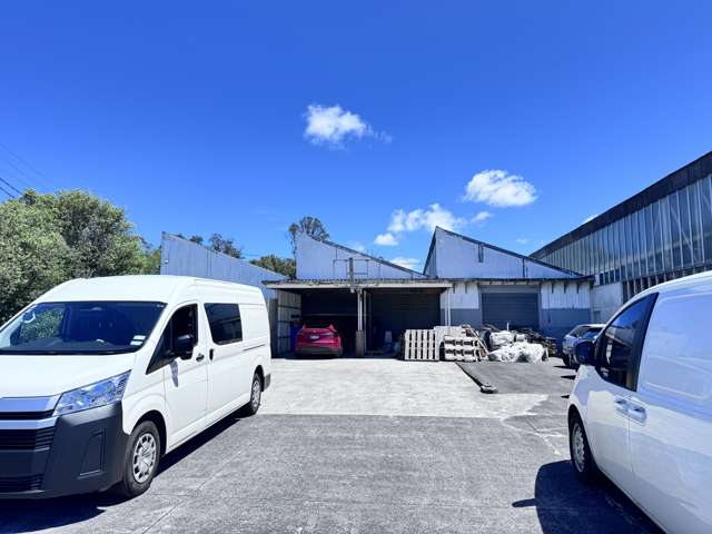 Prime Warehouse in centre New Lynn