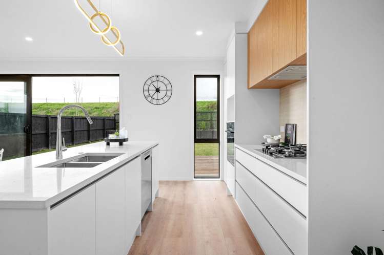 39 Overton Street Rototuna North_7