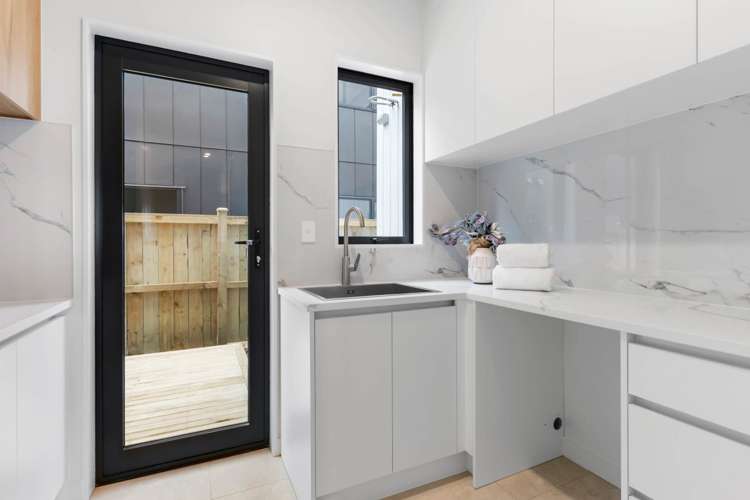 12 Mill Hill Close Flat Bush_44